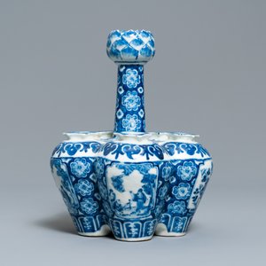 Two Chinese blue and white vases, 19th C. — 照片 9