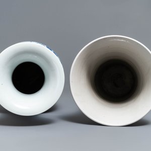 Two Chinese blue and white vases, 19th C. — 照片 5