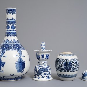 Two Chinese blue and white vases, a candlestick and a brush washer, 19th C. — photo 5