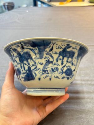 Two Chinese blue and white vases after Venetian glass models and a 'horses' bowl, Kangxi — 照片 1