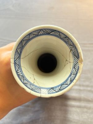 Two Chinese blue and white vases after Venetian glass models and a 'horses' bowl, Kangxi — 照片 12