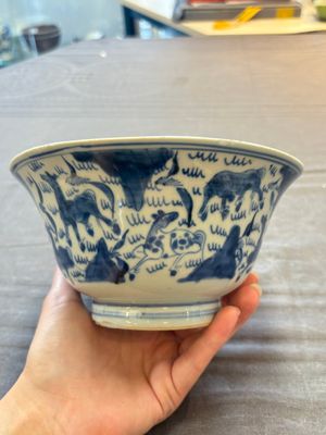 Two Chinese blue and white vases after Venetian glass models and a 'horses' bowl, Kangxi — 照片 4