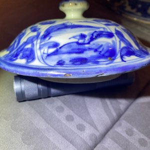 Two Chinese blue and white vases and covers, Wanli — 照片 15