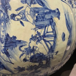 Two Chinese blue and white vases and covers, Wanli — 照片 42