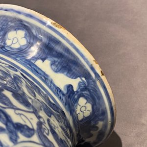 Two Chinese blue and white vases and covers, Wanli — 照片 47