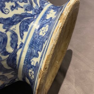 Two Chinese blue and white vases and covers, Wanli — 照片 51