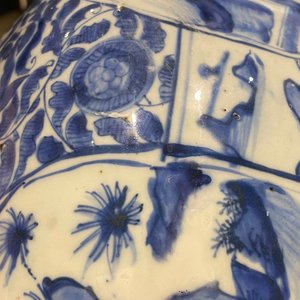 Two Chinese blue and white vases and covers, Wanli — 照片 65