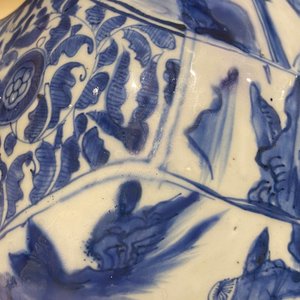 Two Chinese blue and white vases and covers, Wanli — 照片 68