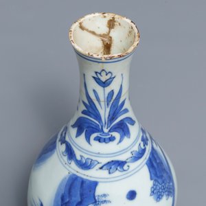 Two Chinese blue and white vases, Kangxi and Transitional period — 照片 8