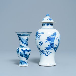 Two Chinese blue and white vases, Kangxi — 照片 4
