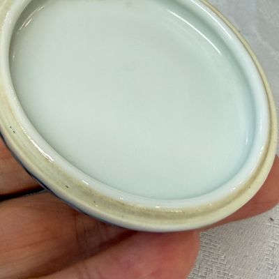 Two Chinese blue and white Wang Bu-style seal paste boxes and covers — photo 8