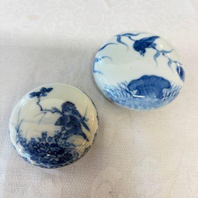 Two Chinese blue and white Wang Bu-style seal paste boxes and covers — photo 1