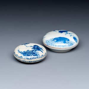 Two Chinese blue and white Wang Bu-style seal paste boxes and covers — photo 1