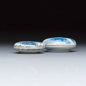 Two Chinese blue and white Wang Bu-style seal paste boxes and covers — photo 3