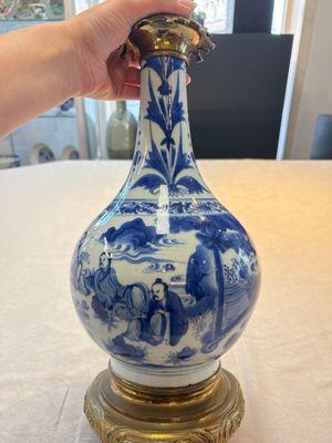 Two Chinese blue and white 'Wen Wang Fang Xian 文王訪賢' and 'Zhu Lin Qi Xian 竹林七賢' vases mounted as lamps, Transitional period — photo 14