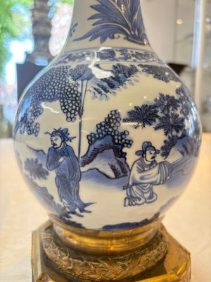 Two Chinese blue and white 'Wen Wang Fang Xian 文王訪賢' and 'Zhu Lin Qi Xian 竹林七賢' vases mounted as lamps, Transitional period — photo 6