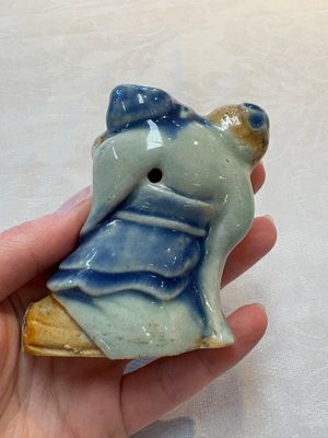 Two Chinese blue, white and celadon biscuit 'Shoulao' and 'Zhongli Quan' water droppers, Qianlong — photo 3