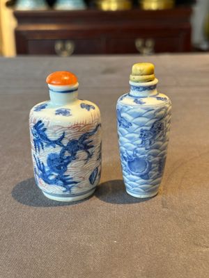 Two Chinese blue, white and copper-red 'Mythical Animals' snuff bottles, Qianlong mark and of the period — photo 1