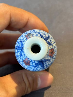 Two Chinese blue, white and copper-red snuff bottles and a blue and white 'crab' snuff bottle, Chenghua and Qianlong mark, 19th C. — photo 16