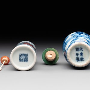 Two Chinese blue, white and copper-red snuff bottles, Gui Li Lian Nian 鮭鯉鰱鯰 and Qianlong mark, 18/19th C. — photo 6