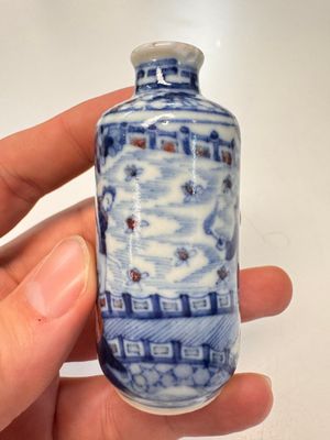 Two Chinese blue, white and copper-red snuff bottles with narrative design — photo 5