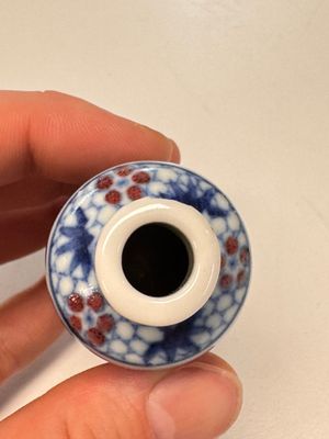 Two Chinese blue, white and copper-red snuff bottles with narrative design — photo 10