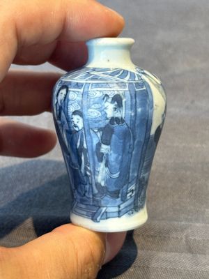 Two Chinese blue, white and copper-red snuff bottles, Yongzheng mark, 18/19th C. — foto 6