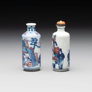 Two Chinese blue, white and copper-red snuff bottles, Yongzheng marks, 19th C. — photo 2
