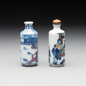 Two Chinese blue, white and copper-red snuff bottles, Yongzheng marks, 19th C. — photo 4