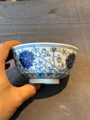 Two Chinese blue, white and famille rose bowls and two famille rose bowls, Guangxu and Shen De Tang mark, 19th C. — 照片 20