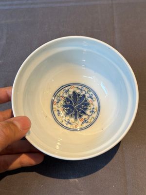 Two Chinese blue, white and famille rose bowls and two famille rose bowls, Guangxu and Shen De Tang mark, 19th C. — 照片 28