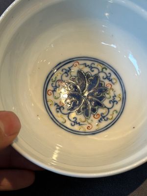 Two Chinese blue, white and famille rose bowls and two famille rose bowls, Guangxu and Shen De Tang mark, 19th C. — 照片 29