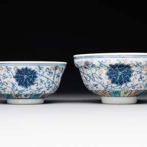 Two Chinese blue, white and famille rose bowls and two famille rose bowls, Guangxu and Shen De Tang mark, 19th C. — 照片 2