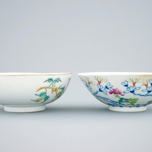 Two Chinese bowls with floral designs and a millefleur plate, 19th C. — 照片 7