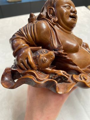 Two Chinese boxwood sculptures of Luohan and Liuhai and a bamboo sculpture of a sage, 17/19th C. — 照片 14