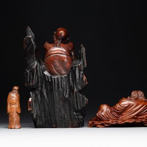 Two Chinese boxwood sculptures of Luohan and Liuhai and a bamboo sculpture of a sage, 17/19th C. — 照片 3