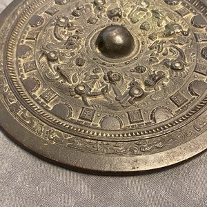 Two Chinese bronze censers, a vase and a mirror, Ming and later — 照片 21