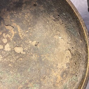 Two Chinese bronze censers, a vase and a mirror, Ming and later — 照片 50