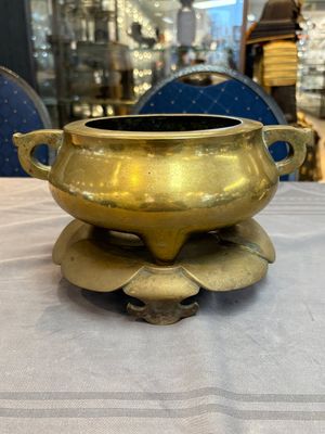 Two Chinese bronze censers and stands, Xuande mark, 19th C. — foto 14