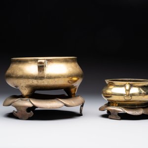 Two Chinese bronze censers and stands, Xuande mark, 19th C. — foto 5