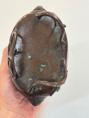 Two Chinese bronze censers, one with a wooden cover,  Ti An 惕庵 mark, 19th C. — photo 26