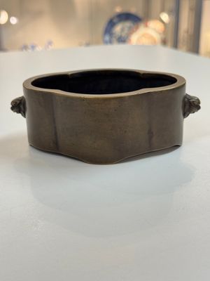Two Chinese bronze censers, one with a wooden cover,  Ti An 惕庵 mark, 19th C. — photo 5