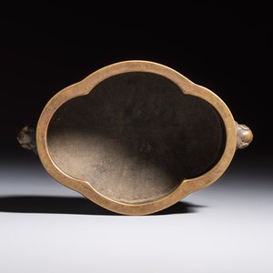 Two Chinese bronze censers, one with a wooden cover,  Ti An 惕庵 mark, 19th C. — photo 12