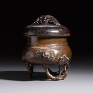 Two Chinese bronze censers, one with a wooden cover,  Ti An 惕庵 mark, 19th C. — photo 3