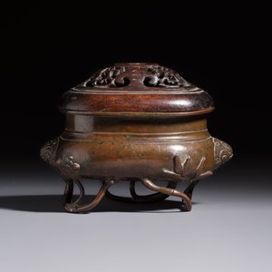 Two Chinese bronze censers, one with a wooden cover,  Ti An 惕庵 mark, 19th C. — photo 4