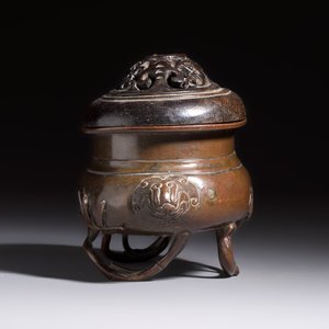 Two Chinese bronze censers, one with a wooden cover,  Ti An 惕庵 mark, 19th C. — photo 5