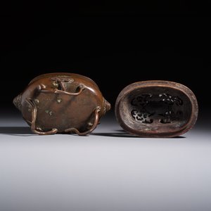 Two Chinese bronze censers, one with a wooden cover,  Ti An 惕庵 mark, 19th C. — photo 7