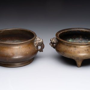 Two Chinese bronze censers with lion-form handles, Zi Sun Bao Zhi 子孫保之 mark, 19th C. — photo 1
