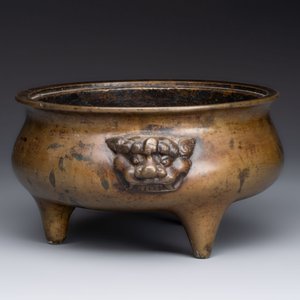 Two Chinese bronze censers with lion-form handles, Zi Sun Bao Zhi 子孫保之 mark, 19th C. — photo 12