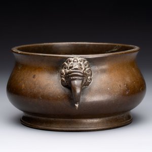 Two Chinese bronze censers with lion-form handles, Zi Sun Bao Zhi 子孫保之 mark, 19th C. — photo 4